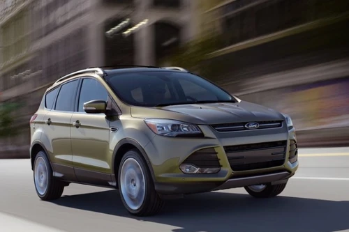 Ford Escape 2013 lại bị thu hồi vì lỗi lắp ráp động cơ