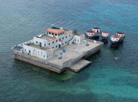 Trung Quốc biến tàu chở dầu thành tàu cá "khủng" triển khai xuống biển Đông