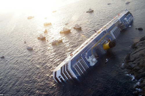 Thông tin mới nhất về tàu Costa Concordia - "Thảm họa Titanic lặp lại" ?