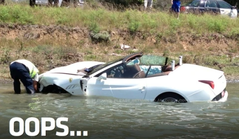 Ferrari California lao xuống vịnh "tập bơi"