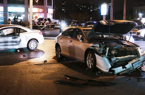 Tai nạn: 16 xe ô tô đâm liên hoàn như... trong phim