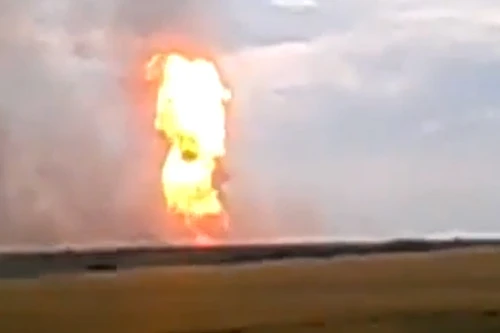 Nổ đường ống dẫn khí đốt của Nga ở Ukraine, lửa phụt cao hàng trăm mét