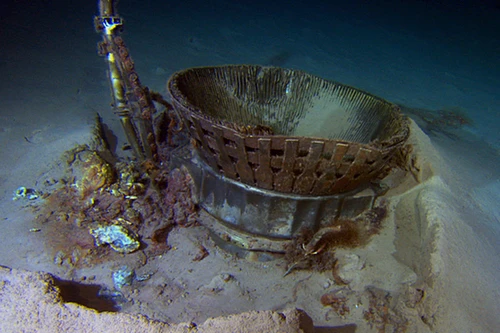 Vớt được động cơ tên lửa thám hiểm mặt trăng dưới đáy biển