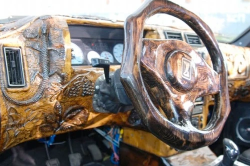 Tuyệt đỉnh nội thất ô tô bằng gỗ nguyên khối
