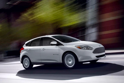 Ford Focus 2013 giảm giá siêu hấp dẫn 