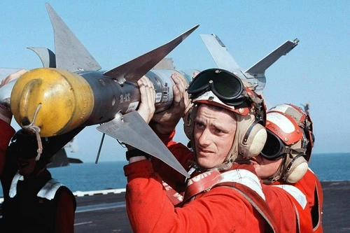 Mỹ cung cấp cho Isarel tên lửa không đối không trị giá 544 triệu USD