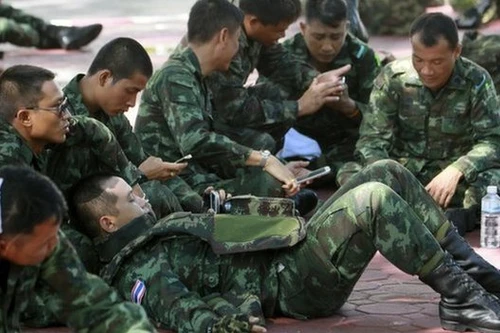 Thái Lan triển khai quân đội ngăn chặn biểu tình ở Bangkok