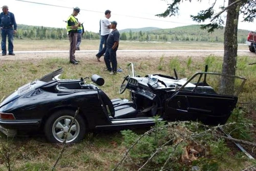Porsche 911 đời cổ cực hiếm “hi sinh” sau tai nạn