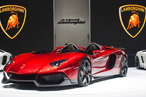 Lon bia tạo tiếng động y hệt Lamborghini