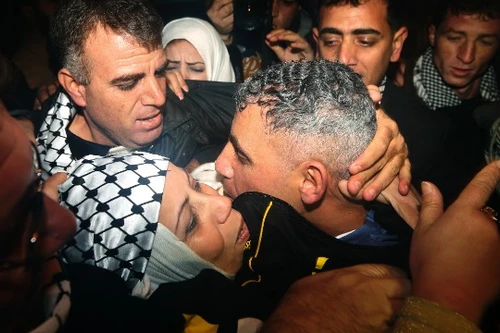 Israel trả tự do cho 26 tù nhân Palestin 