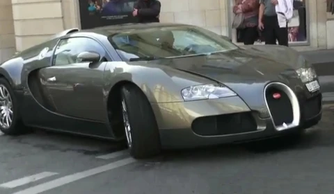 Samuel Eto'o "lượn" Bugatti Veyron "đốt tiền" ở Paris