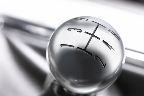 Xe hơi số sàn - con đường lấy lại ánh hào quang