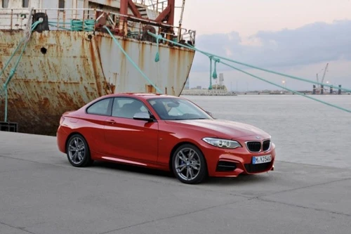 BMW M235i lộ ảnh ngay trước khi được giới thiệu