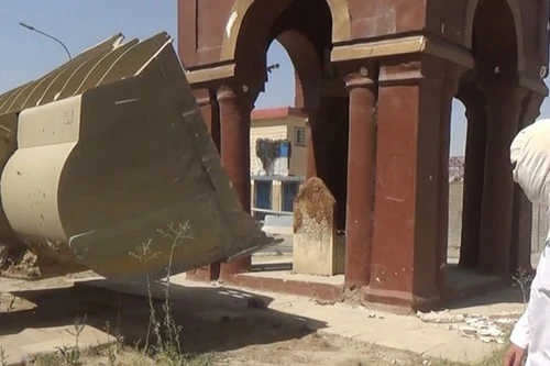 ISIS phá huỷ nhiều nhà thờ và lăng mộ hồi giáo ở Mosul 