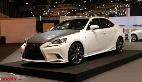 Chiêm ngưỡng phiên bản xe đặc biệt mừng Lexus 25 năm tuổi