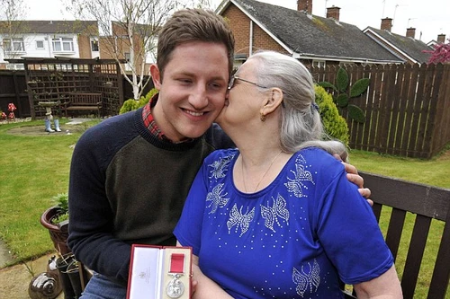 Người phụ nữ 48 năm không ra khỏi nhà