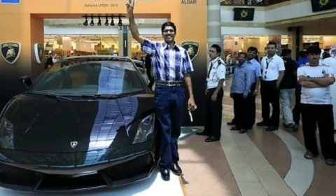 Lái xe taxi may mắn trúng "siêu bò" trị giá 116.000 euro