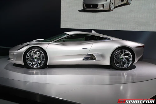 Jaguar đưa chú “báo xanh” C-X75 ra ngoài đời thực