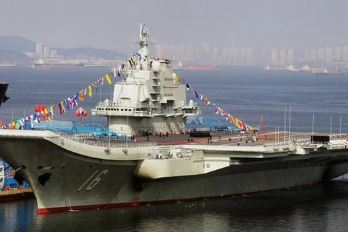 Bộ trưởng quốc phòng Mỹ tham quan tàu sân bay của Trung Quốc 