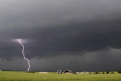 Thảm họa lốc xoáy hoành hành tại Mỹ, 51 người chết 