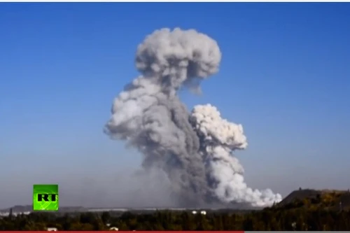 Pháo kích gây nổ lớn ở một nhà máy quân sự tại Donetsk