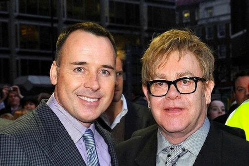 Danh ca Elton John sắp tổ chức đám cưới với bạn đời đồng tính
