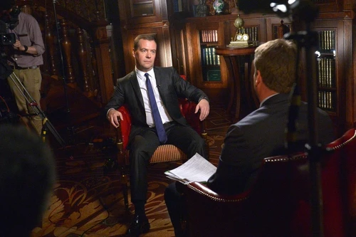 Thủ tướng Medvedev: Nga và Mỹ đang dần đi vào chiến tranh lạnh