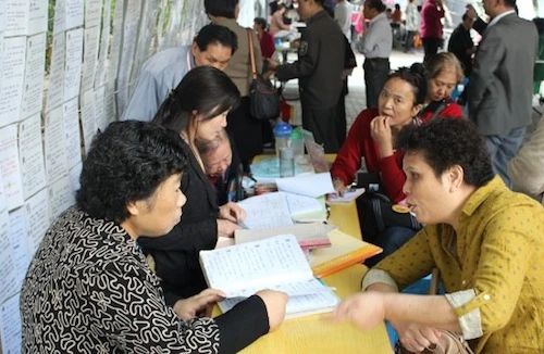 Thượng Hải có cả một khu chợ chuyên...môi giới hôn nhân