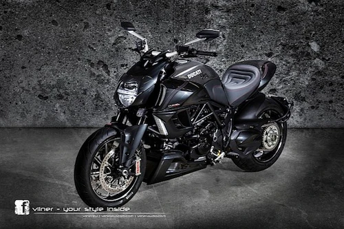 Khẳng định đẳng cấp với “xế nổ” Ducati Diavel bọc da