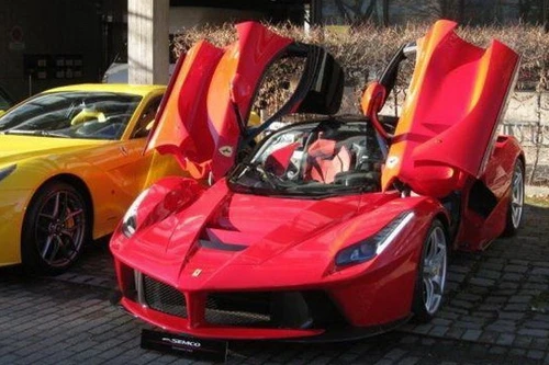 Chiếc LaFerrari đầu tiên được bán với giá hơn 3 triệu USD