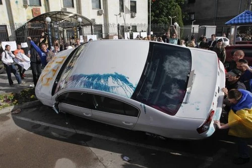 Moscow chỉ trích cuộc biểu tình trước đại sứ quán Nga ở Kiev