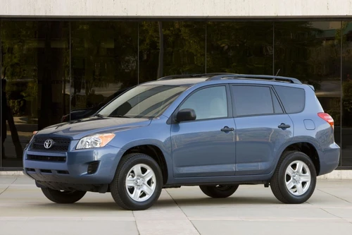 Toyota công bố giá chính thức cho RAV4 và Prius 2012