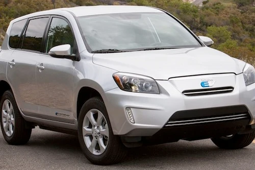 Xe hơi động cơ điện không được Toyota "ưu ái"