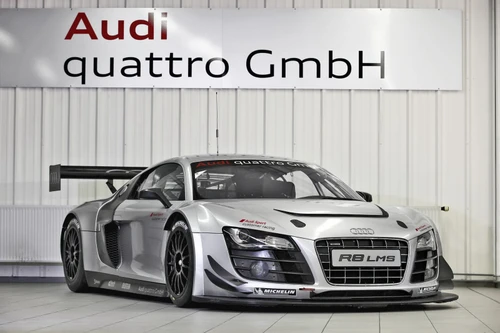 Audi cho ra mắt phiên bản mới của R8 LMS Ultra 