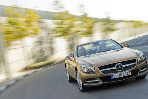 Mercedes-Benz SL550 sẽ có giá từ 106.375 USD 