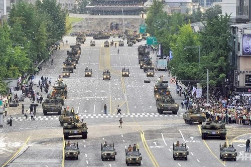 Triều Tiên gọi cuộc diễu hành quân sự của Hàn Quốc là “sự thù địch điên cuồng”