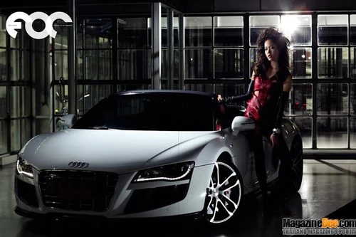 Nóng bỏng "cặp đôi hoàn hảo" Pim Hongsapan và Audi R8 Spyder