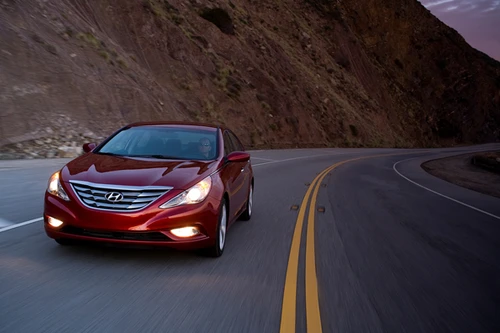 Huyndai thu hồi Santa Fe và Sonata vì lỗi túi khí