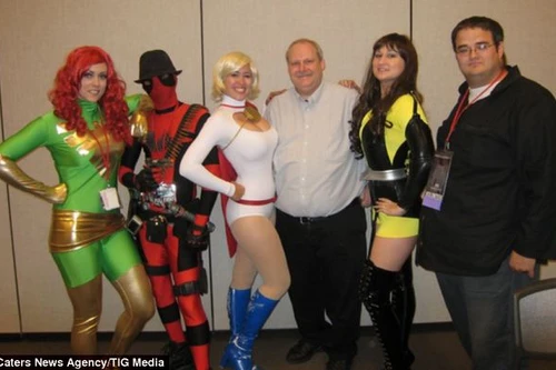 51 tuổi, sở hữu bộ sưu tập truyện tranh lớn nhất thế giới