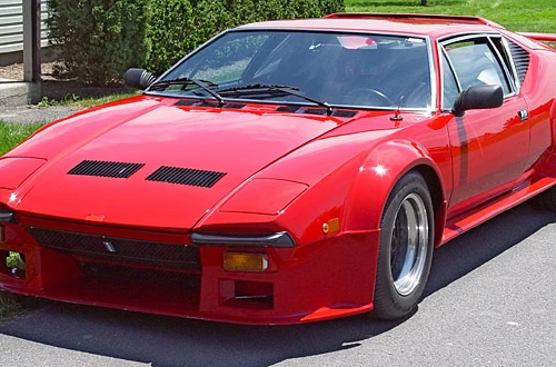 BMW xem xét việc mua lại De Tomaso