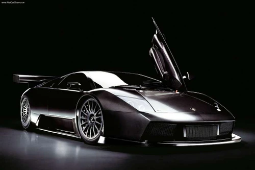 Thêm một siêu xe "về với cát bụi"