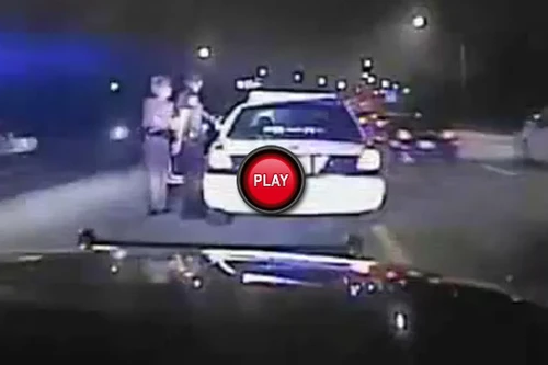 Xem cảnh sát rượt đuổi, bắt giữ... xe cảnh sát chạy quá tốc độ 