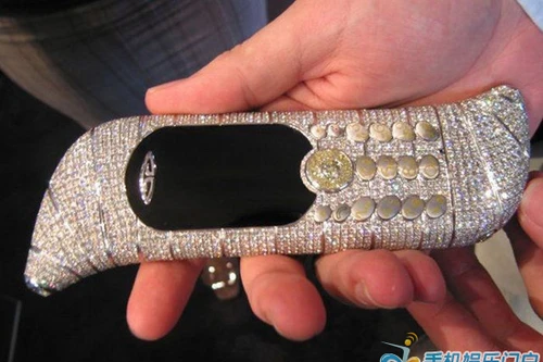 Chiêm ngưỡng điện thoại di động nạm kim cương đắt nhất thế giới 