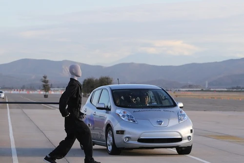 Xe tự lái có thể chạy trên đường vào năm 2018