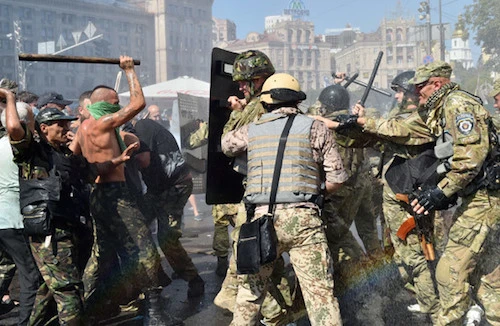 Đụng độ ác liệt giữa cảnh sát và người biểu tình ở Kiev