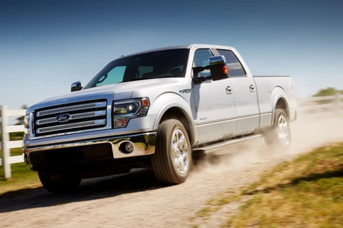 Top 10 xe hơi bán chạy nhất tháng 4/2013