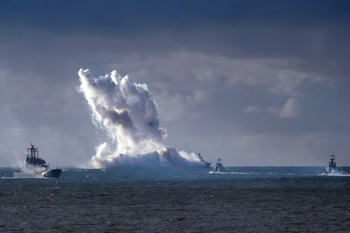 Nga sử dụng rô-bốt chiến đấu, máy bay không người lái tập trận ở Baltic