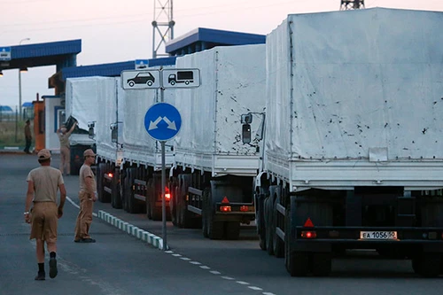 Đoàn xe viện trợ của Nga tiến vào Lugansk, không chờ sự cho phép từ Kiev