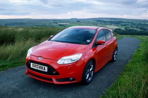 Thu hồi hơn 6000 xe Ford Focus