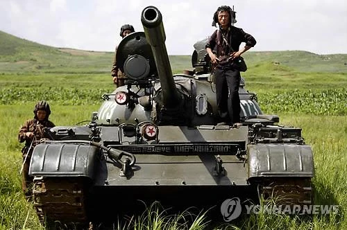 Triều Tiên triển khai 900 xe tăng mới trong 7 năm